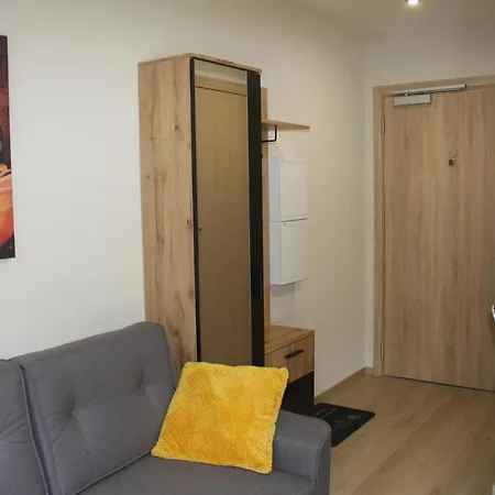 Nikoapartments - Miniapartment 2+2 Krasków